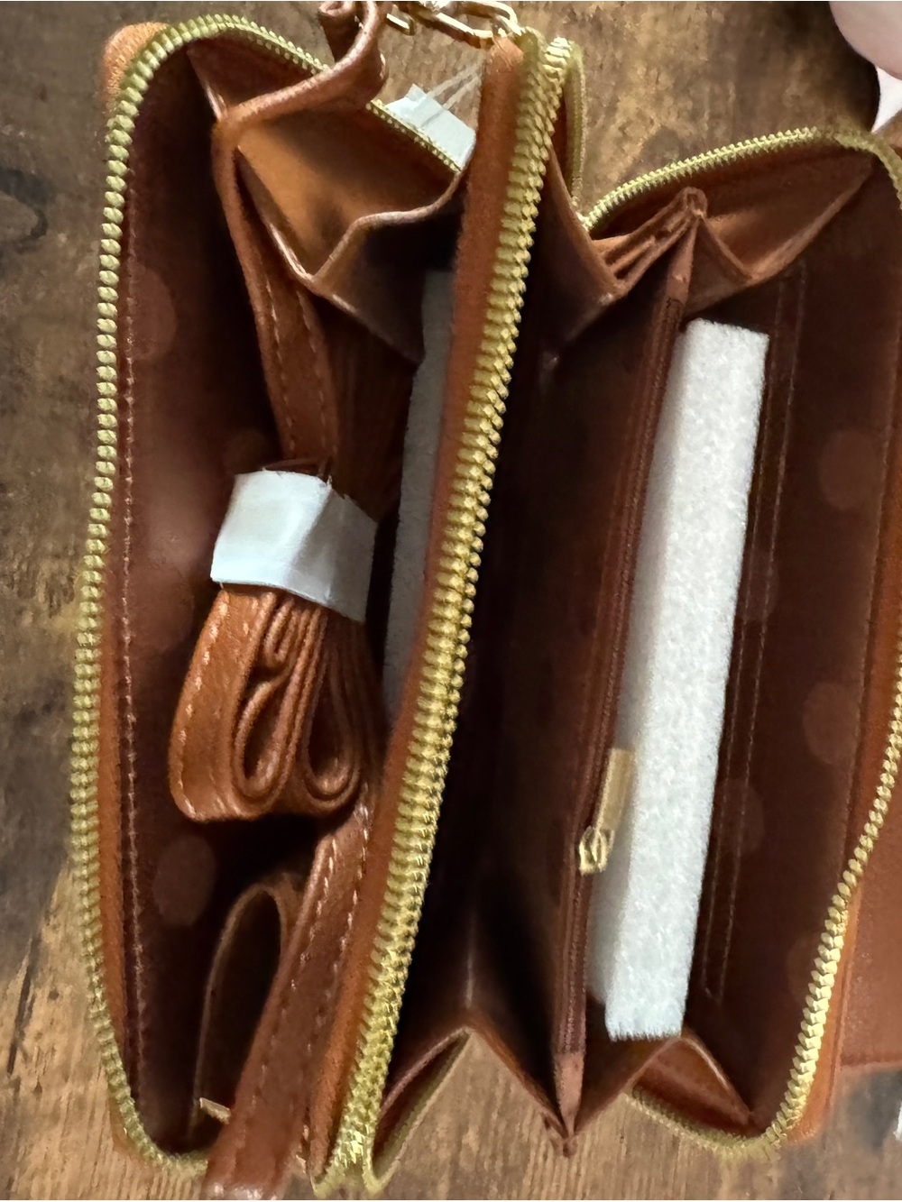 Elegant Tan Vegan Leather Crossbody Clutch with Gold Accent - Picture 4 of 5